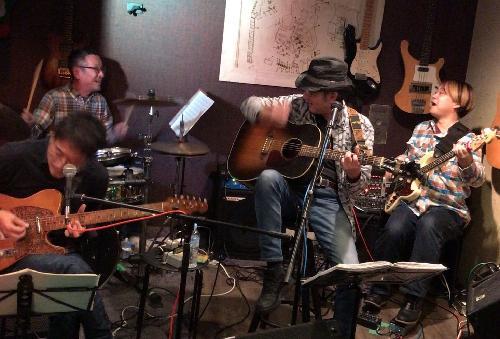 �{���J�Y�ggroup @�ԍ�Tonalite