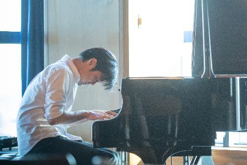 �֓����A���o�������L�O���C�u �uYour STORIES.My STORIES�v